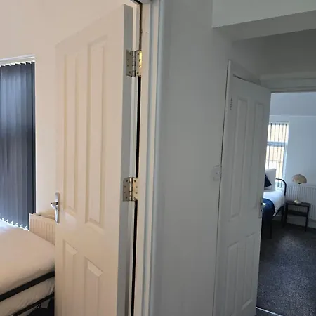 The Grand Four Bed Getaway- Sleeps 9-free On Street Parking Birmingham